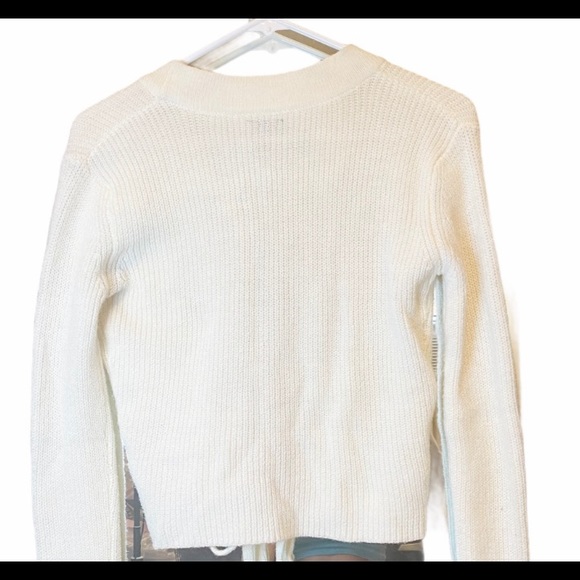 4/$20⭐️ Tie-Up Sweater - Picture 3 of 4